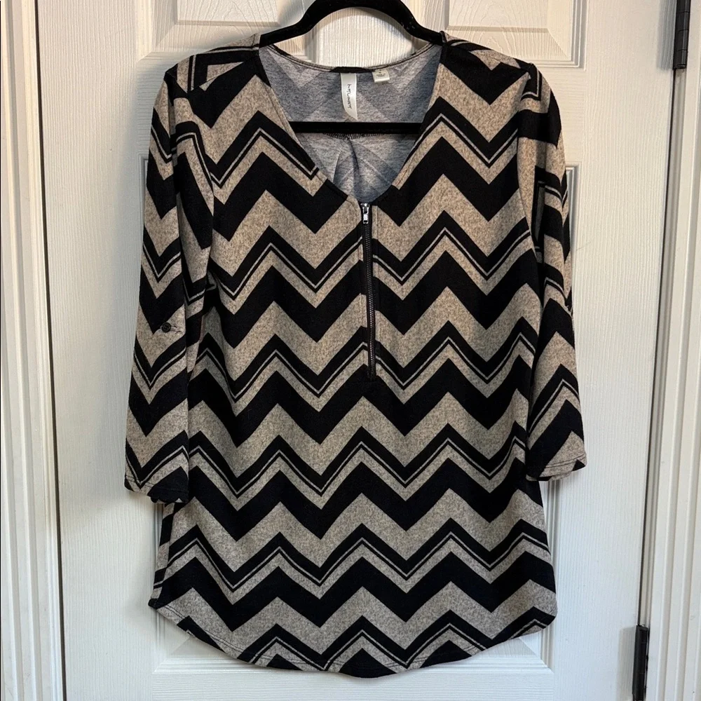 Tacera Black and Tan Chevron Tunic - Picture 1 of 13